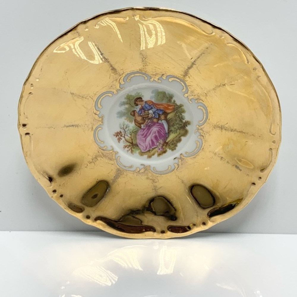 🏰💛🌷🌸🌺Vintage L. Parbus Bavaria Germany Oberkotzau Saucer.